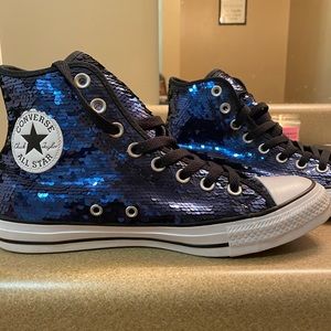 Royal Blue sequin Converse. Like new. Worn once. Size US 9